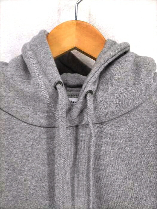 Saturdays New York City サタデーズニューヨークシティ プルオーバーパーカー メンズ グレー系 Jpn M 日本サイズ M 相当 Ditch Hooded Sweatshirt 中古 ブランド古着バズストアbazzstore Lojascarrossel Com Br