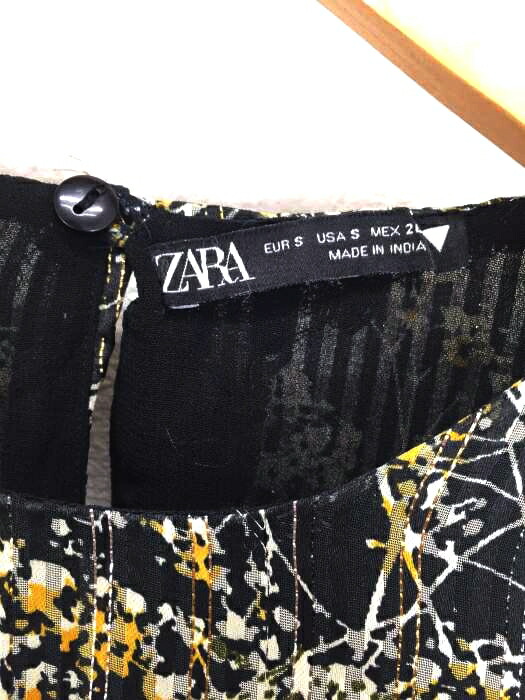 楽天市場 Zara ザラ ワンピース レディース 黒系 ゴールド系 Jpn S 日本サイズ S 相当 総柄ロングワンピース 中古 ブランド古着バズストアbazzstore 2309 Bazzstore ブランド古着バズストア