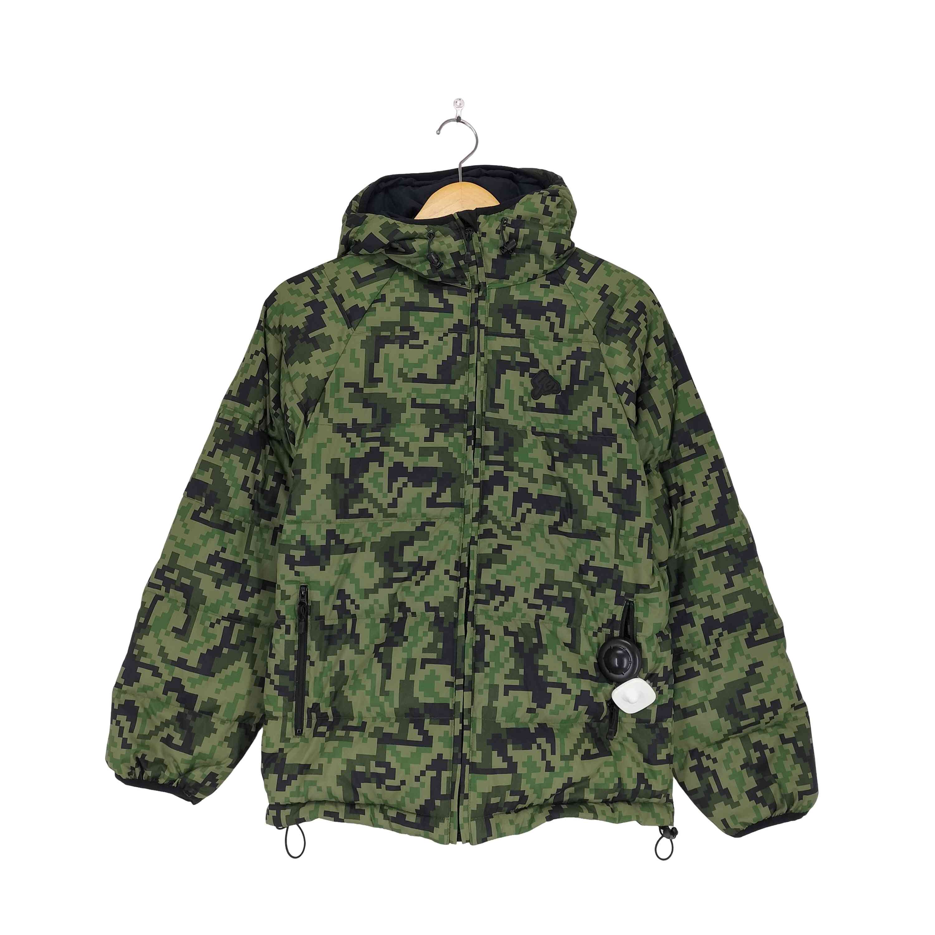 【中古】ユーズドフルギ USED古着 {{SPECIAL GUEST K.K.}} 25AW SEX CAMO Reversible Down Jacket  street メンズ  M