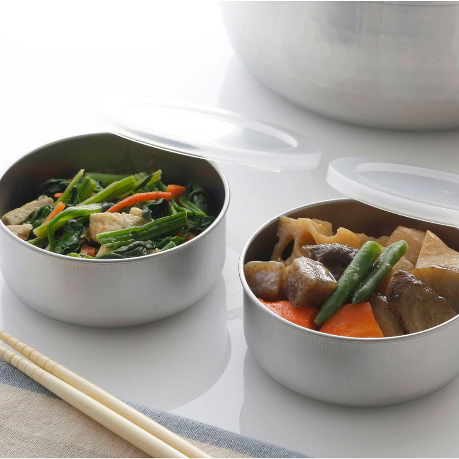 【送料無料】燕三条製ステンレスふた付保存容器丸型2個組/幅11.5cm×奥行×10.6cm×高さ4.3cm/食材保存サビに強いコンパクト/下村企販【日本製】