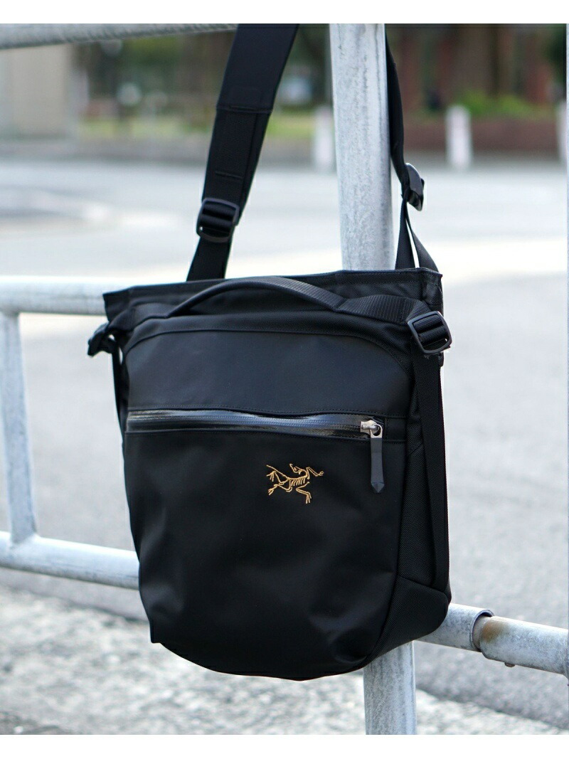 楽天市場 Arc Teryx Arro8 Shoulder Bag Beams Men ビームス メン バッグ リュック バックパック ブラック 送料無料 Rakuten Fashion Beams ビームス