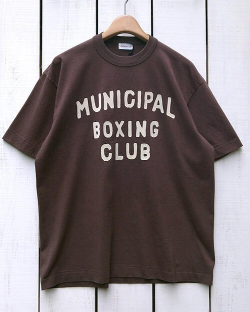 A.G. SPALDING & BROS SS Graphic Tee / Brown Municipal Boxing Club エージー スポルディング 半袖 グラフィック T シャツ ブラウン 茶 / ヘビーウェイト フロッキー プリント ロゴ 洗い made in JAPAN 日本製 ag spalding｜Beard Store