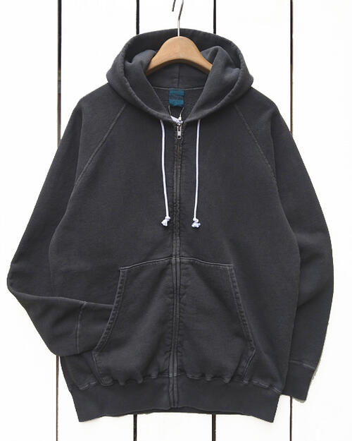 Good On  Raglan Zip Hood Sweat / P- Black  parka / 9薬局衡オンス french terry  グッドオン グットオン  ラグラン ジップ ボンネット 流汗  フレンチテリー 裏毛 パーカー  黒いこと えの具 生産品染め サクラ色 日本製 goodon pigment メンズファッション-パーカー-トップス