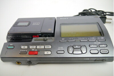 【中古】 SONY ポータブルミニディスクレコーダー MDウォークマン WALKMAN リコーダー ステイション付き添い人 吹き込み生まれ変わり 【MZ-R4ST】