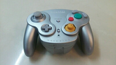 【中古】 ゲームキューブ用ワイヤレスコントローラ ウェーブバード(シルバー)