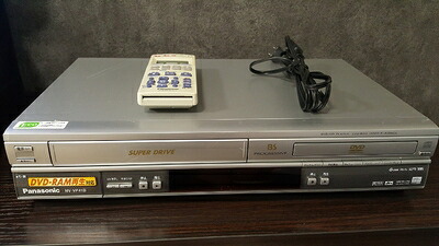 【中古】 パナソニック ヴィデオディスク楽器演奏者 VHS映像媒体一体型 NV-VP41B-S