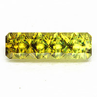【Sphene】 バイカラースフェーン ２．７４CT