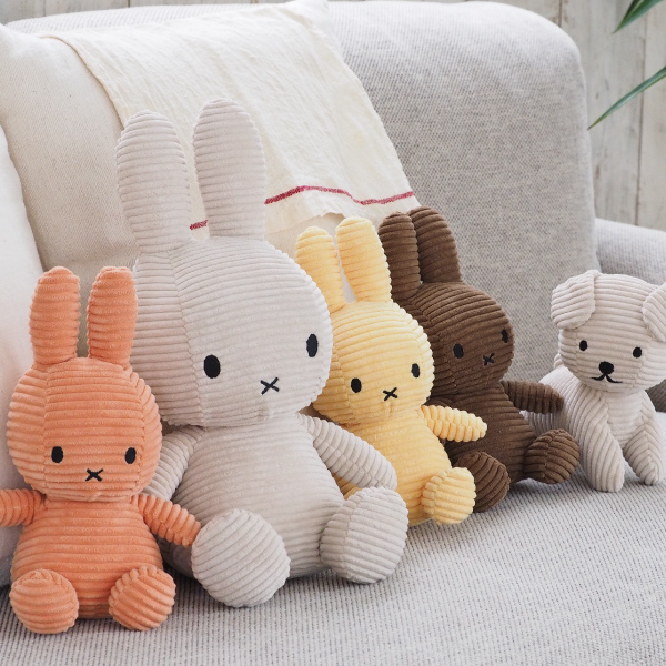 楽天市場 Bon Ton Toys Miffy Corduroy ミッフィーぬいぐるみ 23cm バタークリーム 出産祝い 誕生日 誕生祝い ハーフ バースデー メモリアル クリスマス お祝い ベビーギフト プレゼント 贈り物 人気 かわいい ロイヤルファミリー イギリス 耳に星 星柄 白 Bebery