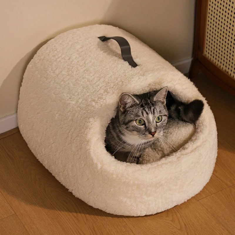 猫ベッド 冬 暖かい ハウス型 ドーム型 すのこ付き 脱着可能 洗える ペット あったか ホット ケージ 室内 快適 安全 スリッパデザイン