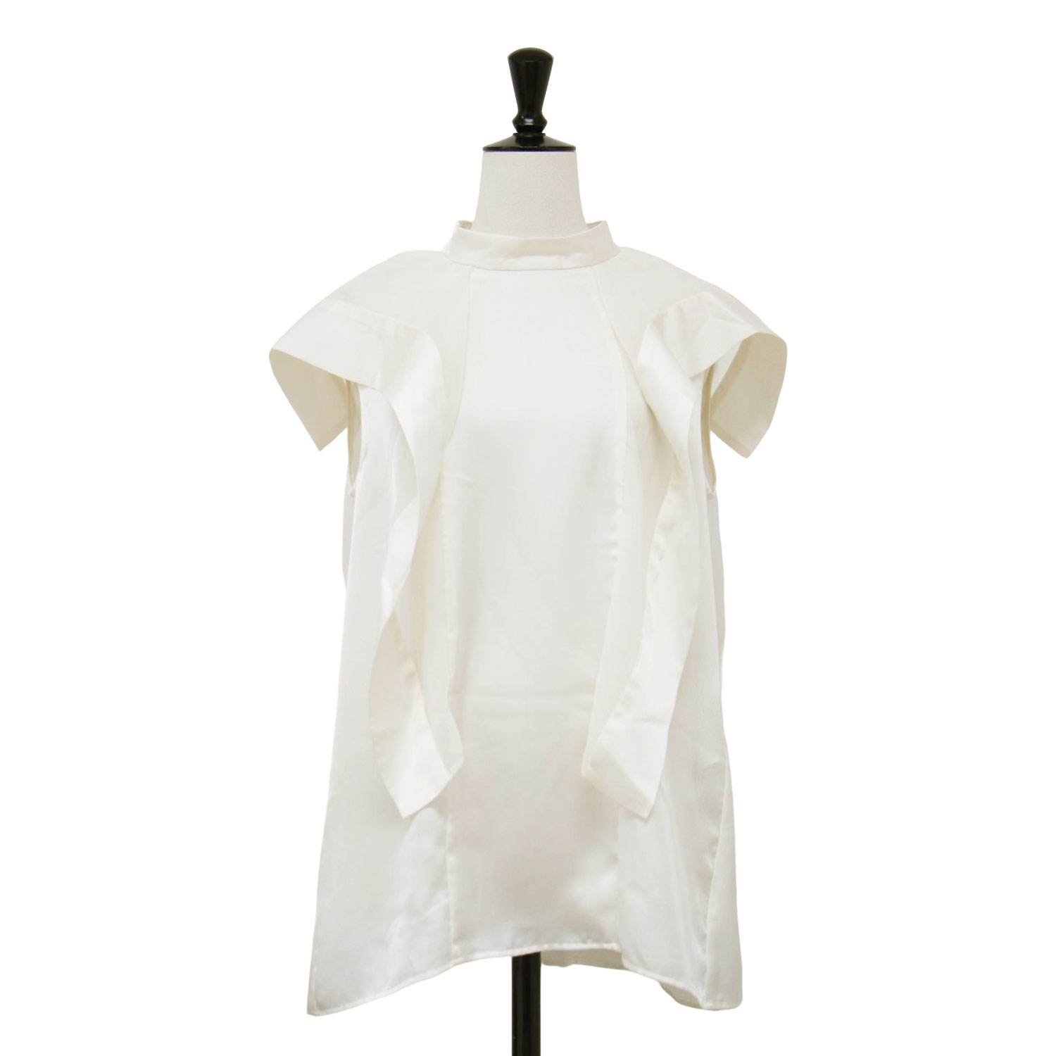 Sacai サカイ ブラウス オフホワイト 白 サイズ:2(M) | 25春夏 サテン シフォン プルオーバー | Satin Chiffon Pullover | ノースリーブ スタンドカラー ドレープ | 日本製 | トップス シャツ カットソー【レディース】【中古】【K4785】