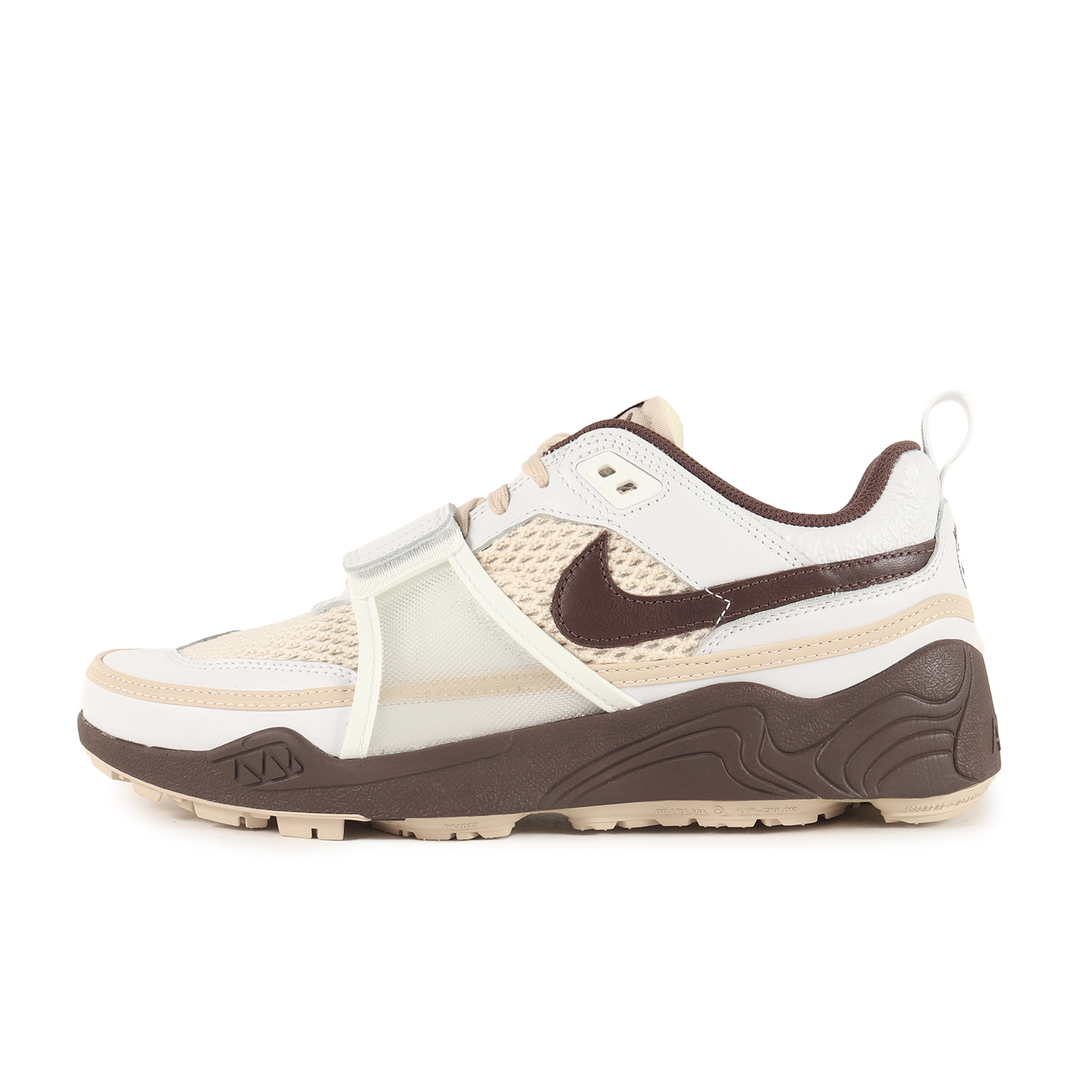 NIKE ナイキ 大きさ:US9.5(27.5糎) | Travis Scott ZOOM FIELD JAXX WHITE \u0026 LIGHT CHOCOLATE (HQ3073-100) | トラヴィス・スコット 活動の領域 ジャックス | 白いこと 点火装置黒茶 | 置き目とり捨てる スニーカー | 共同研究 別注【メンズ】【K4840】