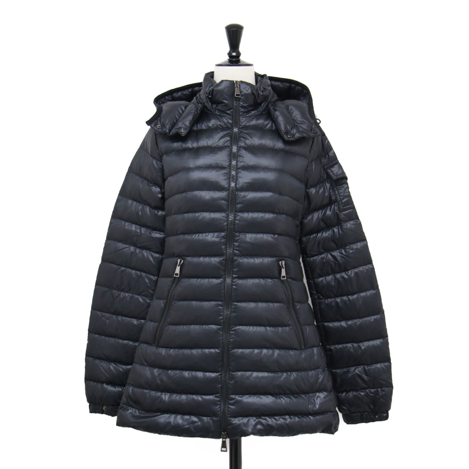 MONCLER モンクレール ジャケット ブラック 黒 サイズ:0(S) | 20春夏 フード付き ライトダウン ジャケット | MENTHE | ミドル丈 Aライン ロゴ ワッペン | アウター コート 上着【レディース】【中古】【K4746】
