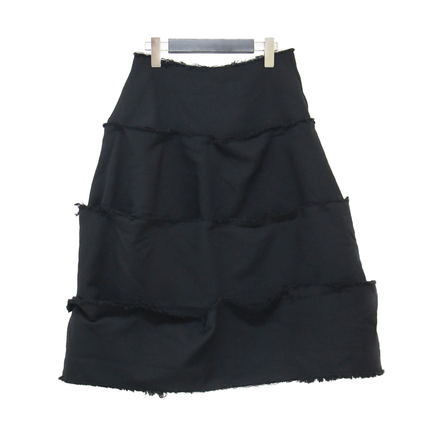 COMME des GARCONS コムデギャルソン スカート ブラック 黒 サイズ:XS | 20秋冬 ポリエステル ツイル ミディ スカート GF-S031 | 膝丈 Aライン ティアード カットオフ | 日本製 | ボトムス【レディース】【中古】【K4837】｜ブランド古着のBEEGLE by Boo-Bee