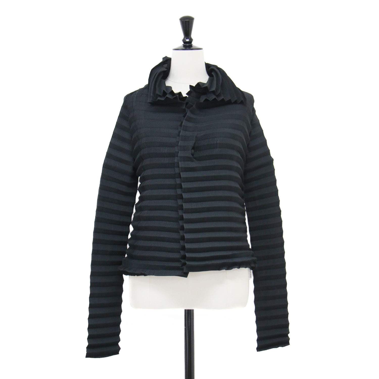 ISSEY MIYAKE イッセイミヤケ カーディガン ブラック 黒 サイズ:2 | プリーツカーディガン | FETE | ブラウス ハイネック 長袖 くるみボタン | トップス 日本製【レディース】【中古】【K4783】