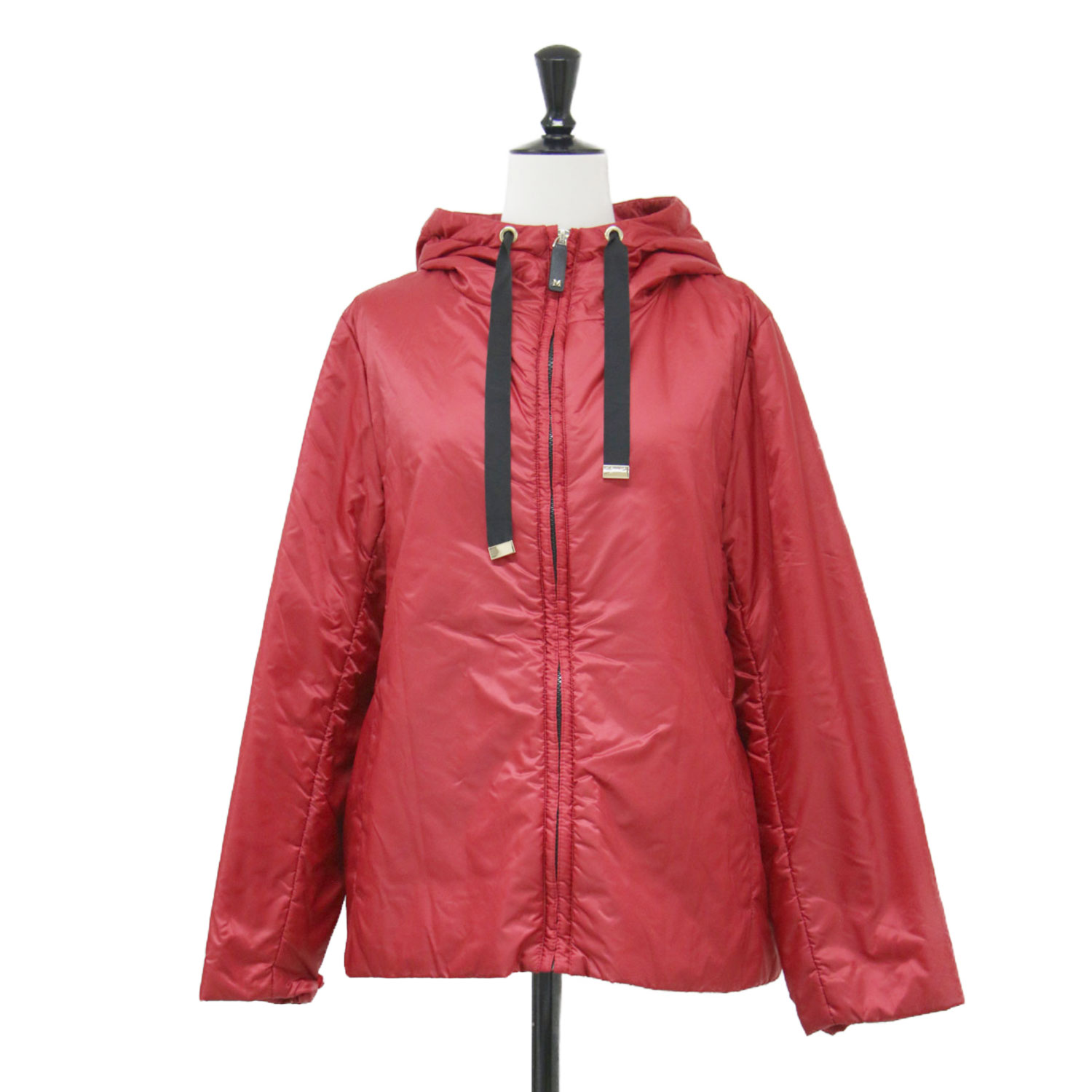 Max Mara マックスマーラ パーカー レッド サイズ:36(S) | ザ・キューブ フーディ パーカー | The Cube | ショート丈 ハイネック ロゴ | アメリカ製 | アウター ジャケット 上着【レディース】【中古】【K4874】｜ブランド古着のBEEGLE by Boo-Bee