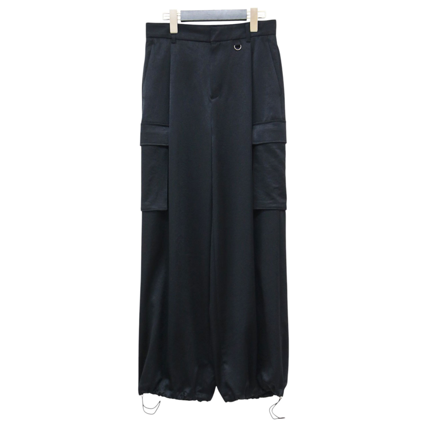 Deuxieme Classe ドゥーズィエム 位置付け ズボン下 黒いこと 黒 大きさ:34(XS) | EVERYDAY I LIKE. 上木 ミニマル 繻子 カーゴパンツ / ミリタリーワークパンツ | ボトムス ズボン【レディース】【中古】【K4844】