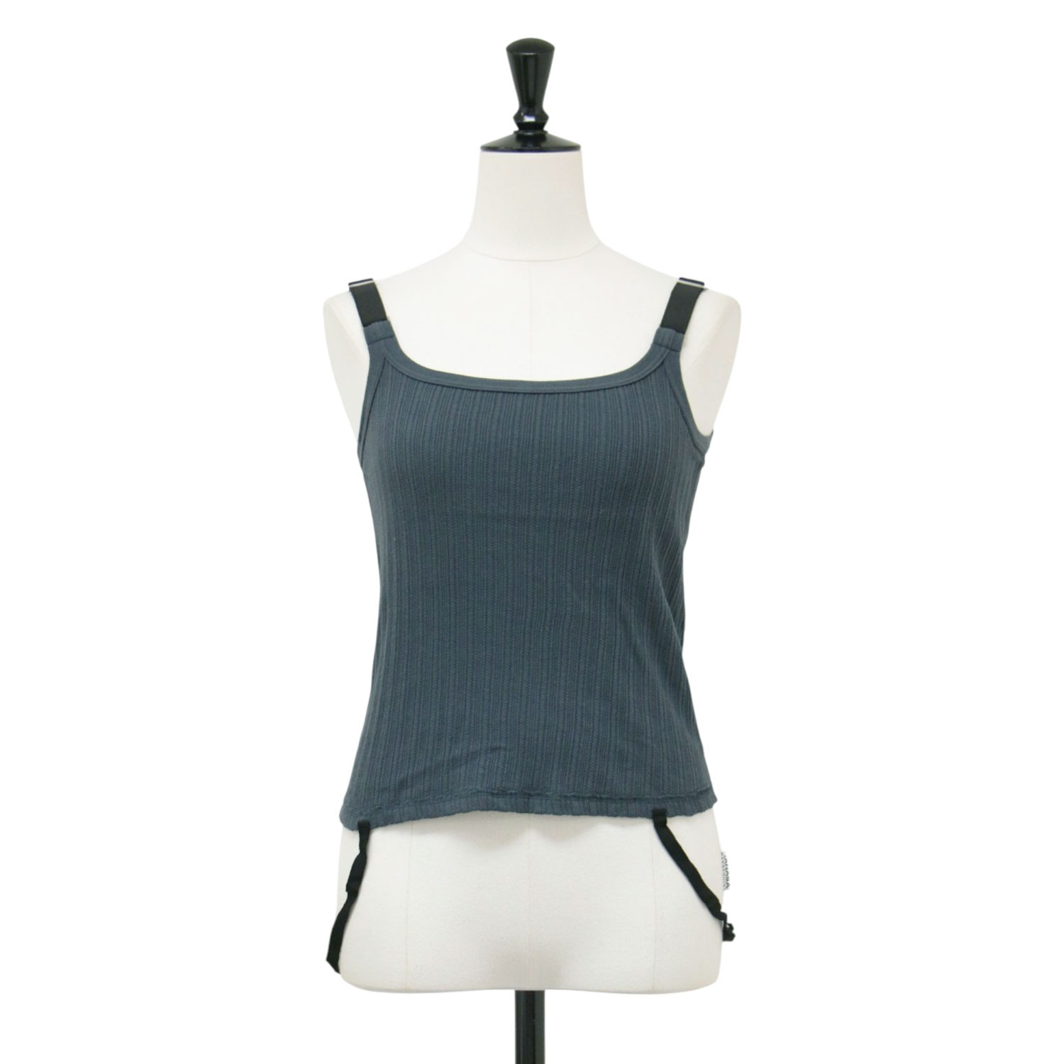 JANE SMITH ジェーンスミス キャミソール 薄墨色 大きさ:38(M) | 26春夏 綿織物 アイレットリブ キャミソール / COTTON EYELET RIB UP DOWN CAMISOLE ノースリーブ 真四角のど首 パウダーコンパクト 同盟罷工さあ美 綿織物 | トップス【レディース】【中古】【K4844】