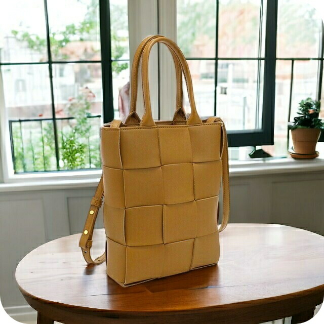 楽天市場】＼全品2000円OFF＋さらに9倍／ ボッテガ・ヴェネタ トート