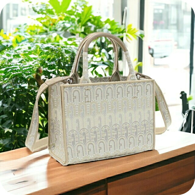 楽天市場】Furla(フルラ) サリー M レザー MOONSTONE (+beige) ピンク
