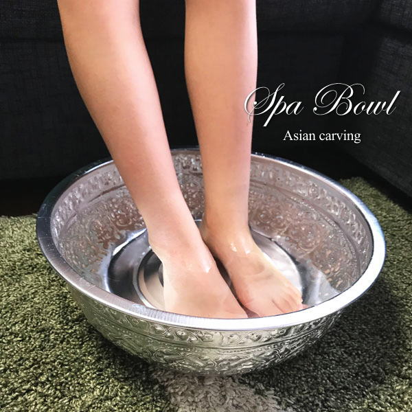 楽天市場 アルミ製アジアン花柄スパボウル Spa アラベスク 足湯 フットバス フットスパ リゾート 癒し 足マッサージ エステサロン ネイルサロン かっこいい かわいい 業務用 足浴 アジアン雑貨 バリ雑貨 ビギンリゾートギャラリー
