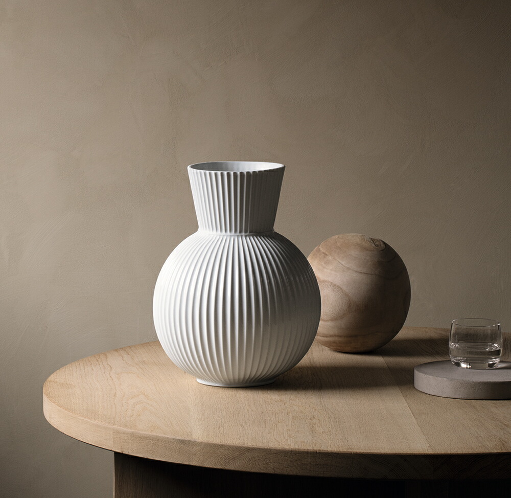 楽天市場 花瓶 磁器 大型lyngby Porcelain リュンビューポーセリン トゥラ ベースtura Vase H34cm 1461 マットホワイト磁器 フラワーベース 花びん 北欧 デンマーク ギフト 贈り物 プレゼント 受発注商品 輸入セレクト ベルメサージュ