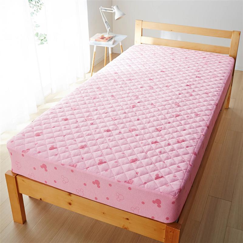 楽天市場 Disney ディズニー 綿素材を使ったソフトパイルのボックスシーツ型敷きパッド ミッキーモチーフ ピンク系 ｼﾝｸﾞﾙ ベルメゾン 寝具 布団 ベッド カバー シーツ 敷きパッド 敷パッド パッド Bed ファブリック ベルメゾン Disney Fantasy