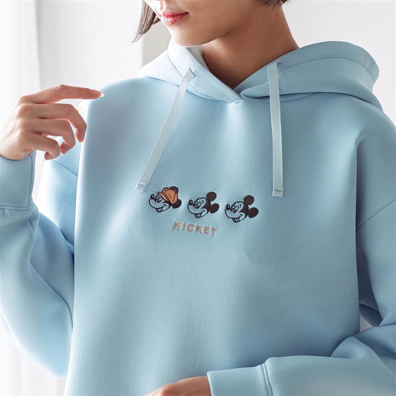 楽天市場 Disney ディズニー ポイント刺繍がかわいいパーカ ミッキーマウス スモーキーサックス S M L Ll ベルメゾン レディース ファッション パーカ トレーナー 水色 ブルー パーカー フーディ ベルメゾン Disney Fantasy Shop