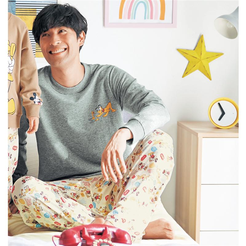 楽天市場 Disney ディズニー 手をつないで楽しいスウェットパジャマ 選べるキャラクター ミッキー フレンズ テレフォン S M L Ll ベルメゾン メンズ ファッション パジャマ ルーム ウェア 部屋着 寝間着 ベルメゾン Disney Fantasy Shop