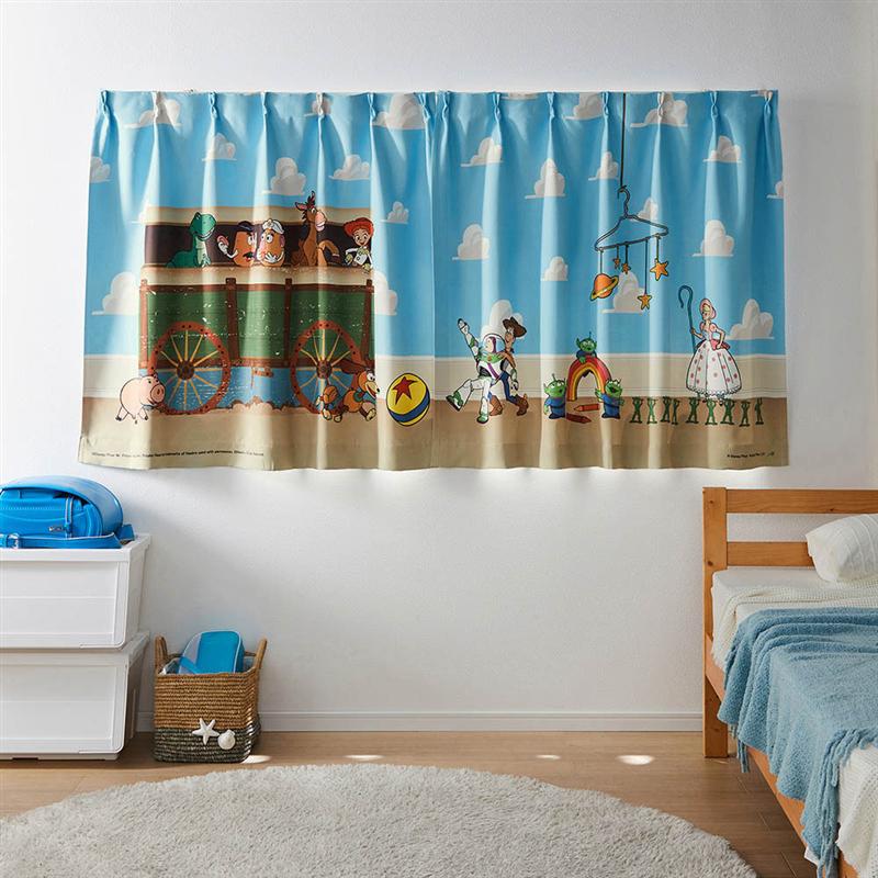◆ 約100×110／約100×120 ◆【Disney】 ディズニー 一枚絵のような遮光・遮熱カーテン「トイ・ストーリー」2枚組 ◇ ファブリック カーテン 厚地カーテン 厚地 かーてん 仕切り 新生活 遮光 2級 キャラクター トイストーリー インテリア ◇ L110 L120画像