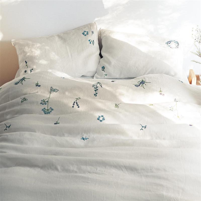 楽天市場 ベルメゾン フレンチリネン７つの花刺繍の布団カバー ダブル 寝具 布団 ベッド カバー 掛布団 掛けカバー 布団カバー 掛け布団 ｂｅｄ ファブリック 家具 インテリアのベルメゾン