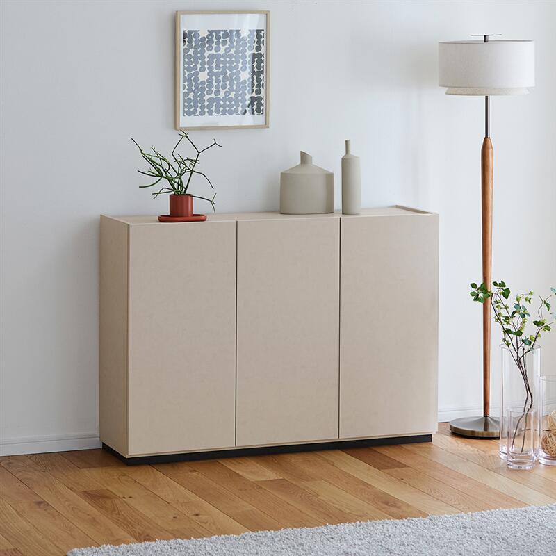 すっきり見えにこだわったグレージュカラーのキャビネット | 幅120cm 奥行35cm 高さ85cm | シンプル おしゃれ スタイリッシュ モダン ミニマル ホテルライク リビング チェスト キャビネット リビングボード