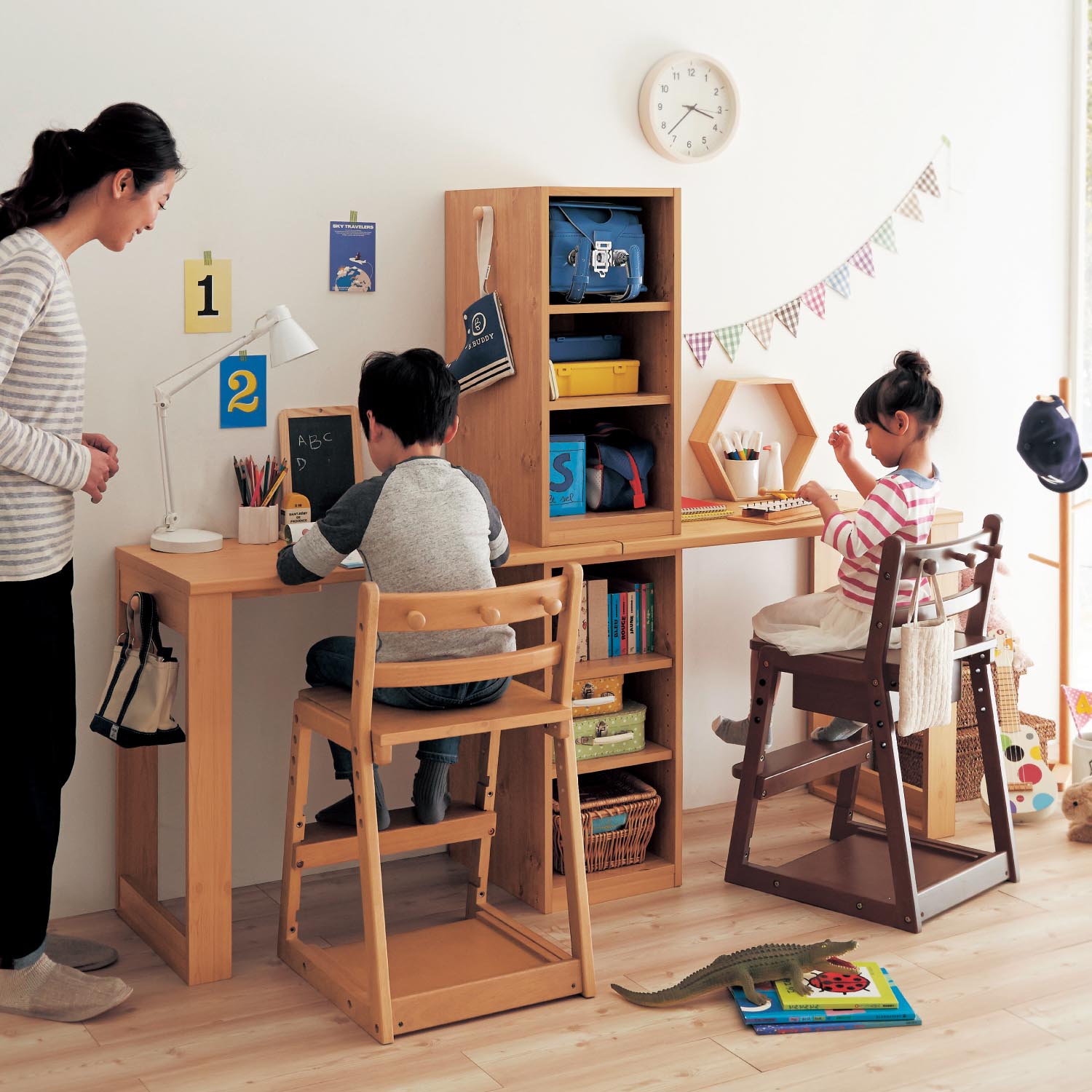 ✨美品✨ ベルメゾン きれいな姿勢がキープできる 4段階高さ調整式昇降チェア きれいな姿勢がキープできる4段階高さ調整式昇降チェア（学習机