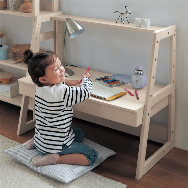 定価17900円ベルメゾンきれいな姿勢がキープ ４段階高さ調整 昇降チェア きれいな姿勢がキープできる4段階高さ調整式昇降チェア（学習机