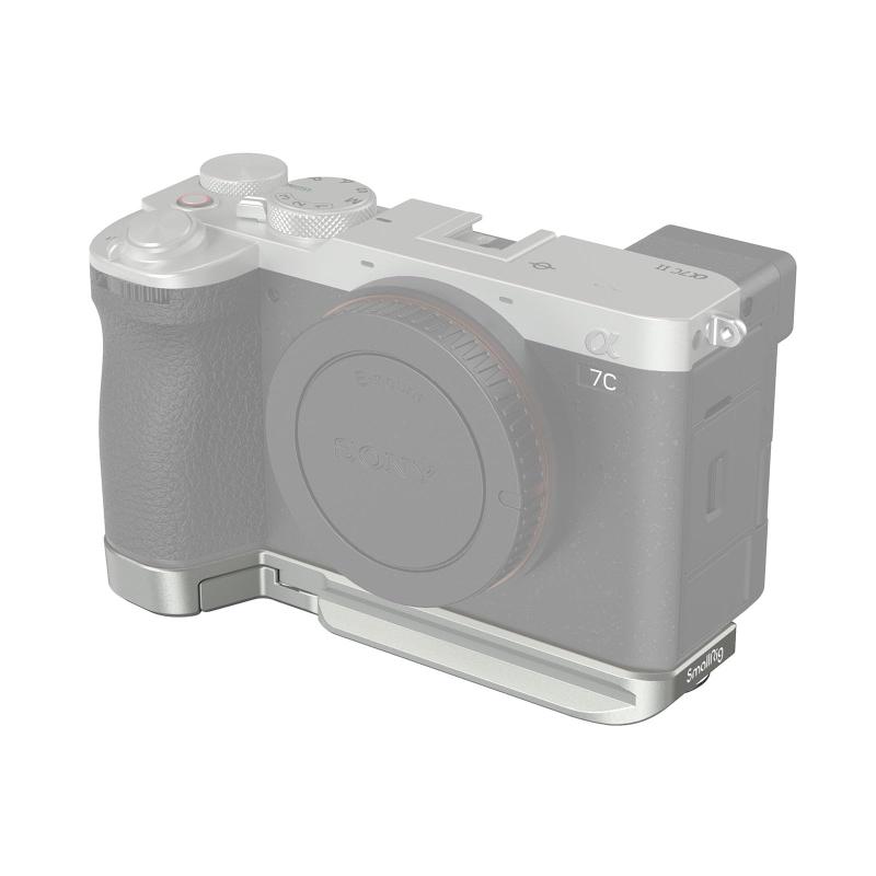 SmallRig Alpha 7C II/Alpha 7CR専用 カメラプレート 底部取り付け アルカスイス用 底部取り付け 内蔵ボトムマウントプレート (シルバー) QD ソケット ストラップスロット 1/4"-20ネジ穴 4439