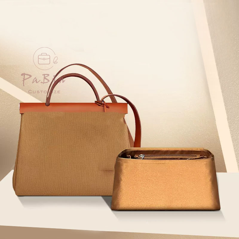 バッグインバッグHermes Herbag 対応 軽量 自立 インナーバッグ 高級絹 チャック付き 小さめ 大きめ バッグの中 整理 整頓 通勤 旅行バッグ カスタマイズ　定制 カスタマイズ バッグ 内部 底 汚れ防止 BagCare｜bellperleshop 11,050円