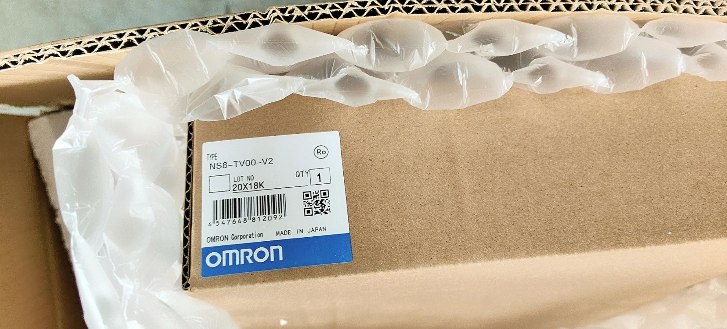 【新品★適当お願いごと書★貨物輸送無料】OMRON オムロン NS8-TV00-V2 タッチパネル【６ヶ月引きうける】