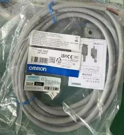 【 新品★送料無料 】OMRON オムロン D4C-3202 リミットスイッチ【6ヶ月保証】