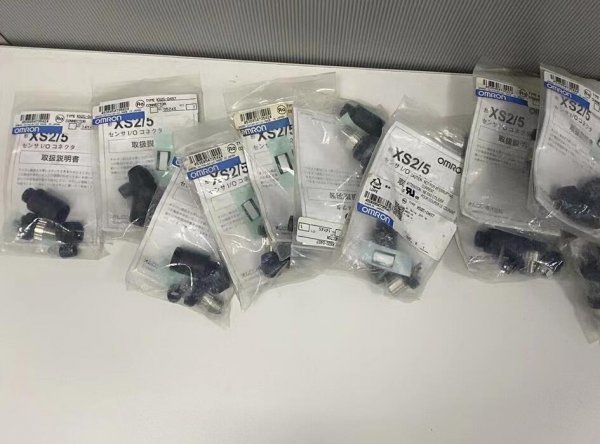 【新品★適当お願いごと書★貨物輸送無料】10個入書き割り (OMRON) オムロン XS2C-D4S2 【６ヶ月引き請ける】