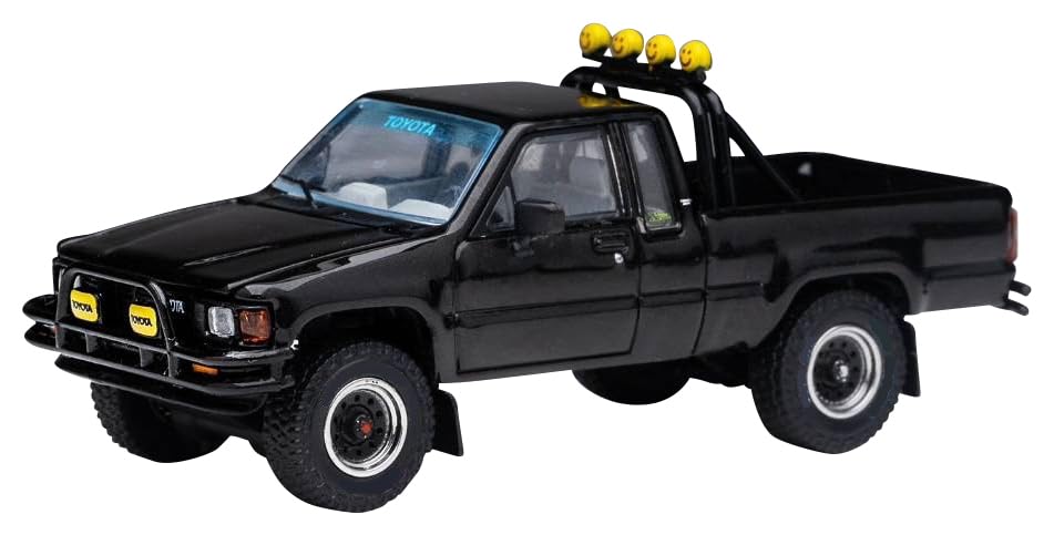 ゲインコーププロダクツ Diecasttalk*BoostGear特注品 1/64 トヨタ 1985 ハイラックス 4x4 SR5 エクストラキャブ 黒いこと 切り上げる品