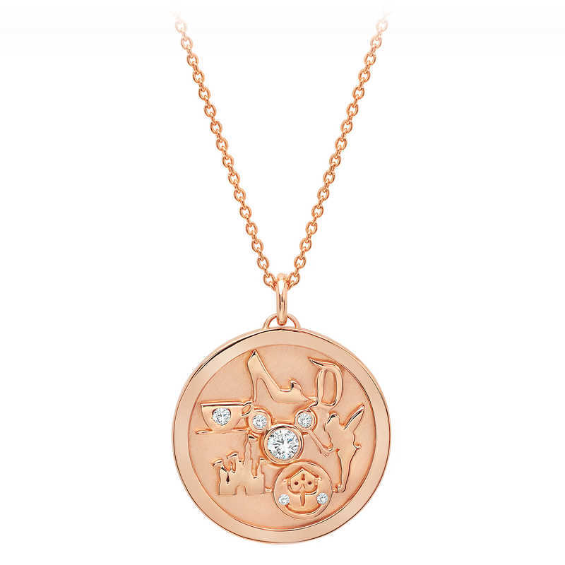 取寄せ ディズニー Disney Us公式商品 ディズニーランド ネックレス ジュエリー アクセサリー 大メダル メダル メダリオン クリスル Crislu 並行輸入品 Disneyland Medallion Necklace By グッズ ストア プレゼント ギフト 誕生日 人気 クリスマス 誕生日 プレゼント