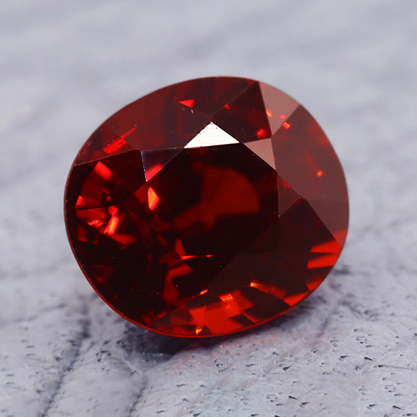 ☆スペサタイトガーネット オーバル 2.45ct 限定1個 ※こちらのルースを使用してのカスタマイズもお受けできます。