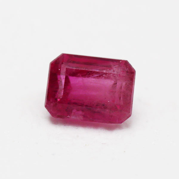 【ポイント10倍】 ☆レッドベリル(レッドエメラルド) 0.14ct 限定1個※こちらのルースを使用してのカスタマイズもお受けできます。 7pev|ベーネ・ベーネ