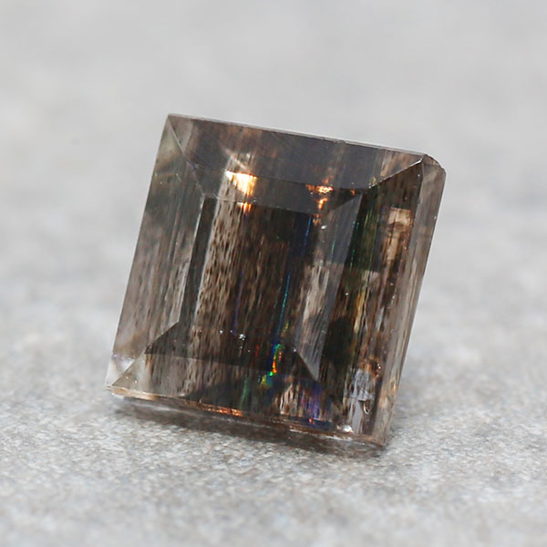 【ポイント10倍】 ☆レインボースカポライト スクエア 0.47ct 限定1個 ※こちらのルースを使用してのカスタマイズもお受けできます。　pbn1