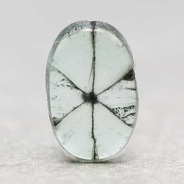 ☆エメラルド トラピッチェ オーバル 1ct 限定1個 ※こちらのルースを使用してのカスタマイズもお受けできます。誕生石5月
