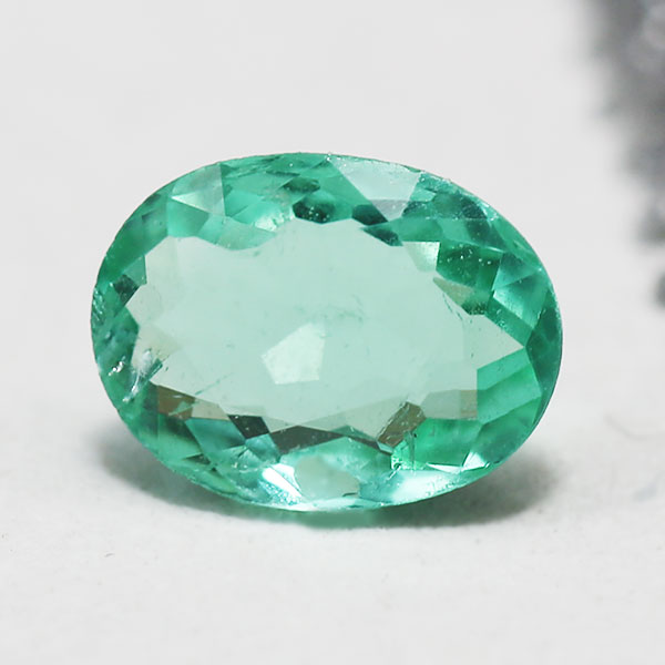 パライバトルマリン オーバル 0.26ct 限定1個 ※こちらのルースを使用してのカスタマイズもお受けできます。誕生石10月