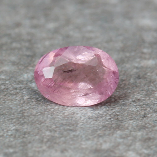 ☆ペツォタイト ラズベリル オーバル 0.14ct 限定1個 ※こちらのルースを使用してのカスタマイズもお受けできます。|ベーネ・ベーネ