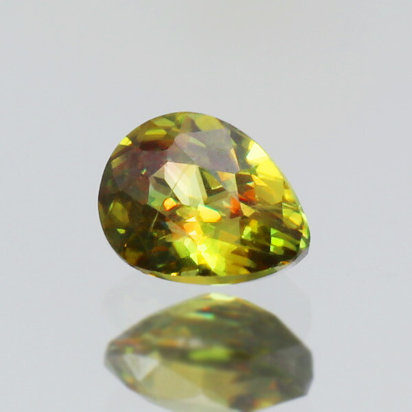 ☆クロムスフェーン ペアシェイプ 0.16ct 限定1個 ※こちらのルースを使用してのカスタマイズもお受けできます。誕生石7月｜ベーネ・ベーネ