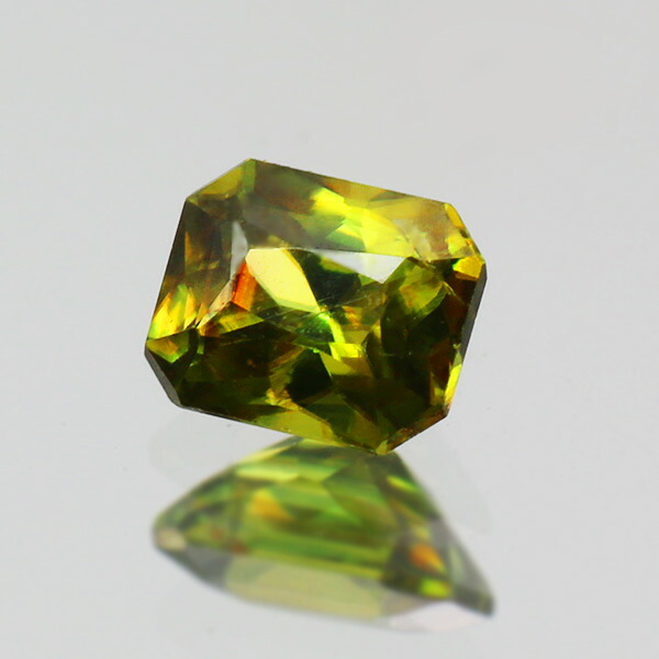 ☆クロムスフェーン オクタゴン 0.19ct 限定1個 ※こちらのルースを使用してのカスタマイズもお受けできます。誕生石7月｜ベーネ・ベーネ