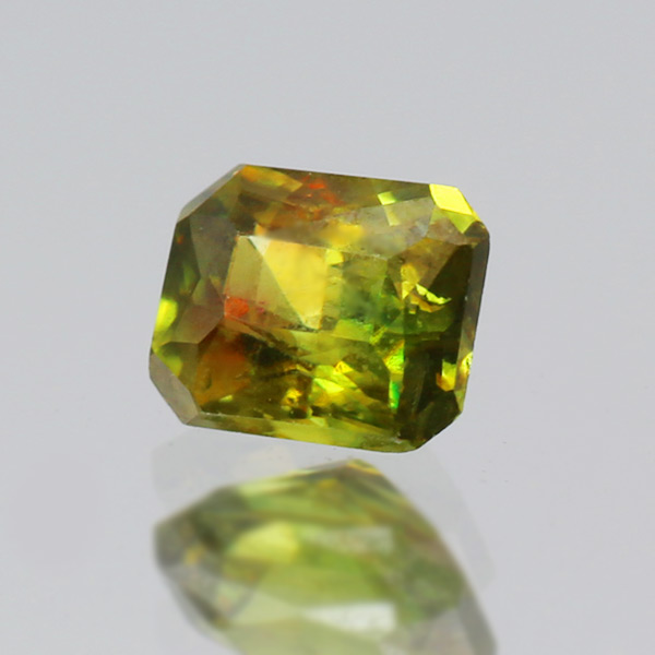 ☆クロムスフェーン オクタゴン 0.19ct 限定1個 ※こちらのルースを使用してのカスタマイズもお受けできます。誕生石7月｜ベーネ・ベーネ