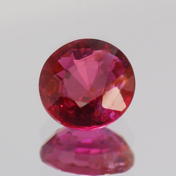 【ポイント10倍】 ☆鑑別書付 非加熱 ピジョンブラッド ルビー ラウンド 0.42ct 限定1個 ※こちらのルースを使用してのカスタマイズもお受けできます。誕生石7月 7pev｜ベーネ・ベーネ
